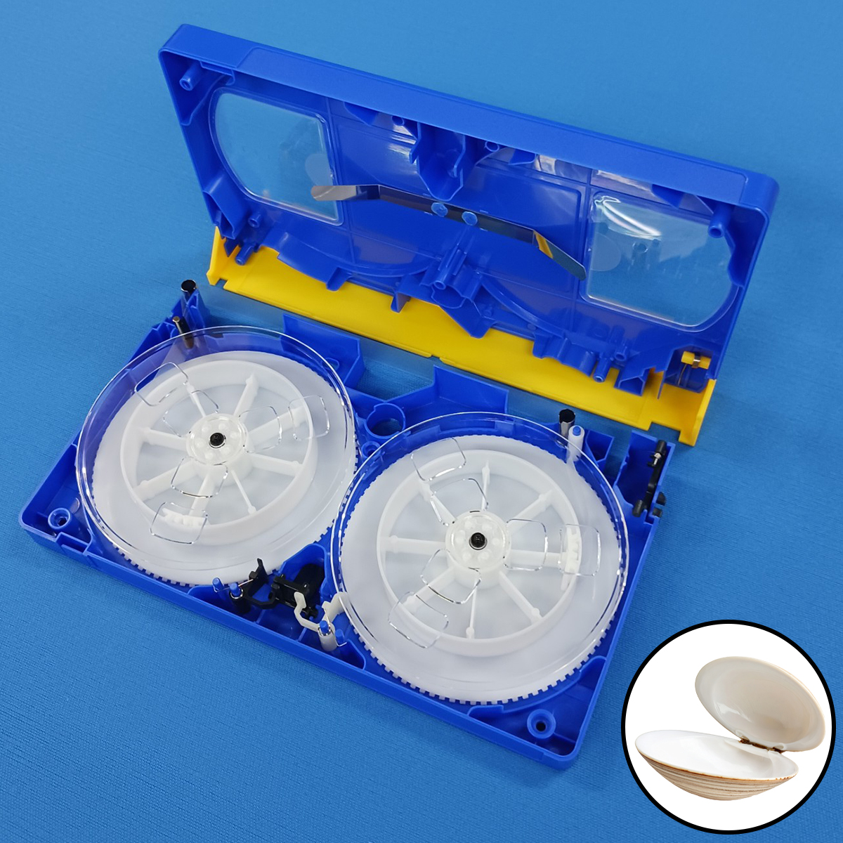 VHSテープを分解したところ