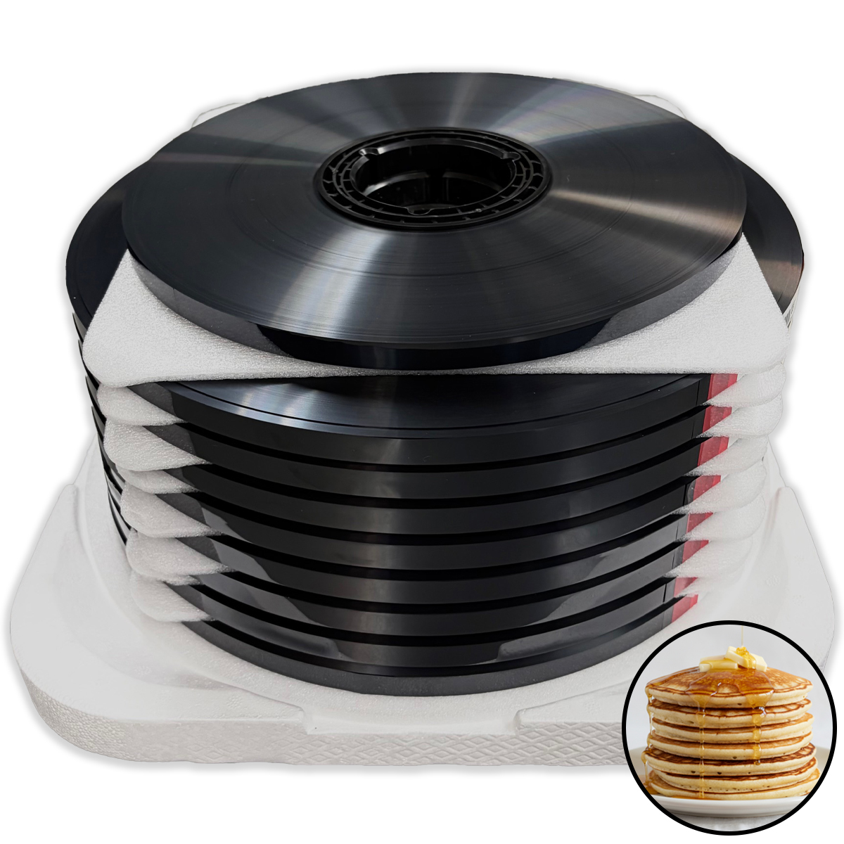 VHS用磁気テープです。ハーフ(本体)に巻き取る前の状態。パンケーキが重なっているように見えることからパンケーキとも呼ばれています。